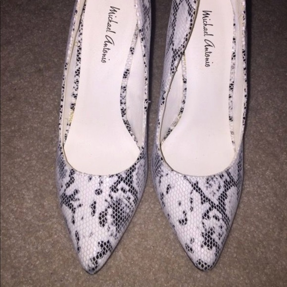 MICHAEL ANTONIO Heels NWOT Size 7.5 - Picture 2 of 4
